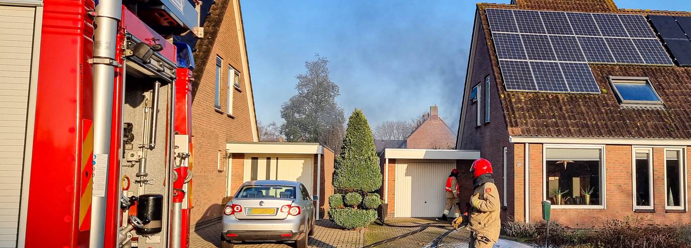 Flinke rookontwikkeling door brandende vaatwasser in Tolbert