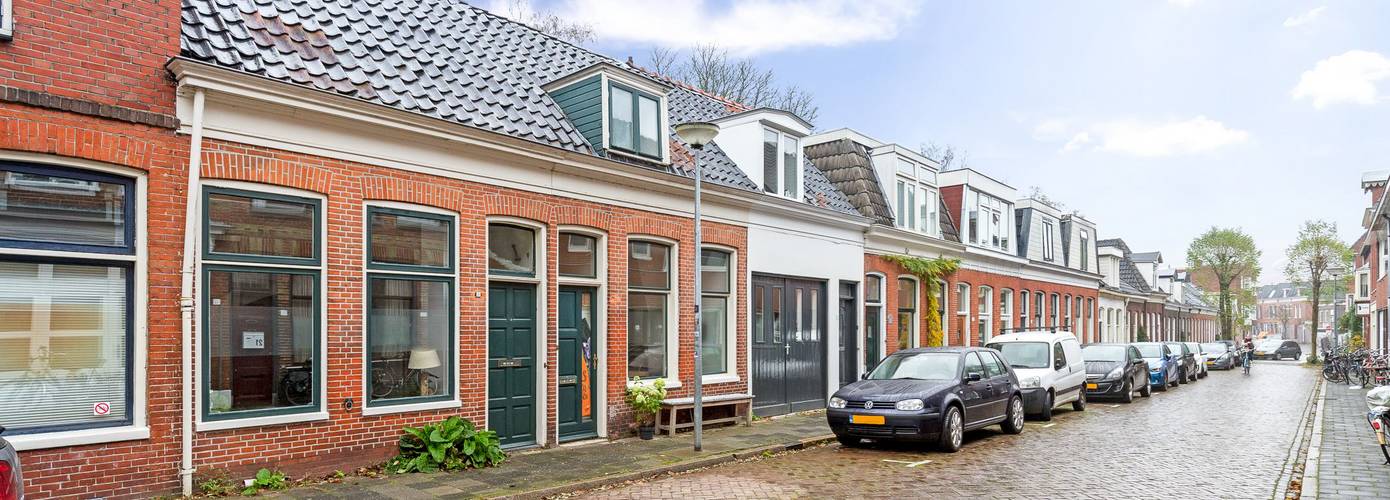 Te koop in Groningen: Karakteristiek modern woonhuis met vier slaapkamers