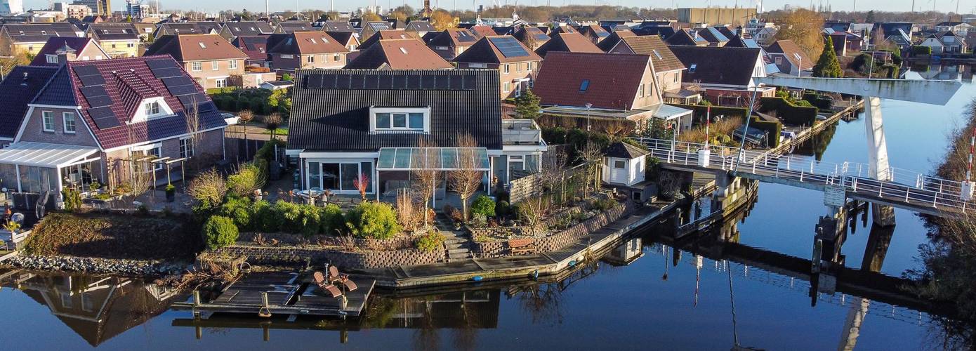 Te koop in Delfzijl: Vrijstaand woonhuis met eigen aanlegsteiger