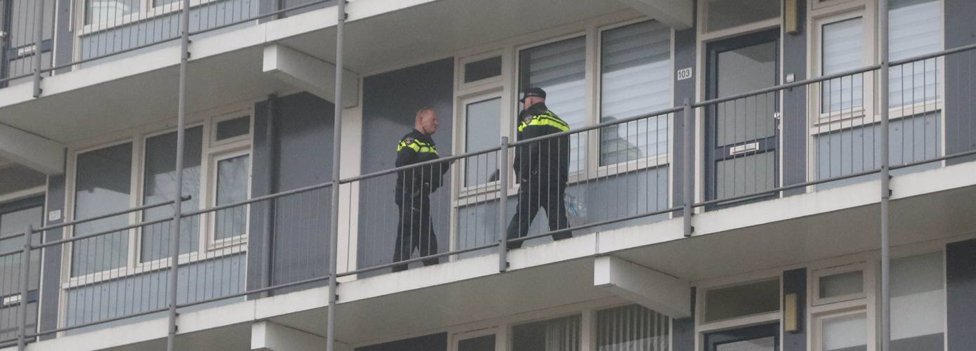 Politie ontdekt hennepkwekerij na melding van wateroverlast