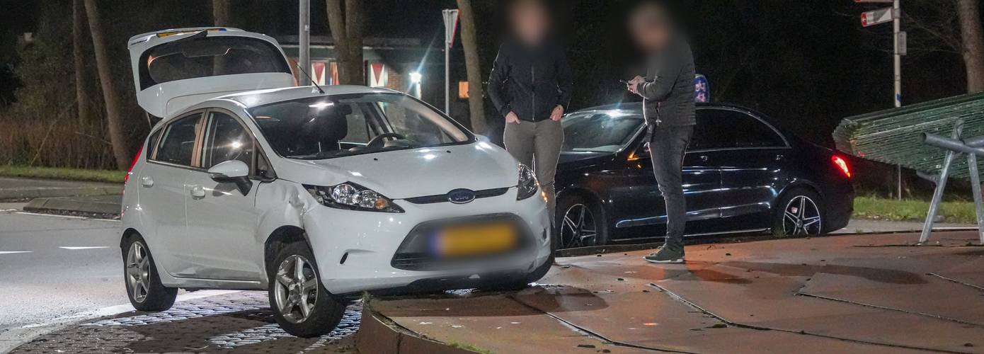 Politie zoekt doorrijder na ongeval bij De Punt