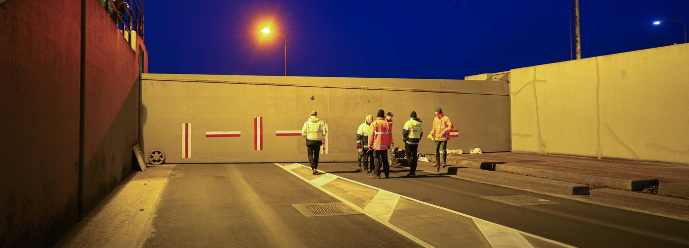 Dijkdoorgangen in Delfzijl gesloten vanwege hoog water