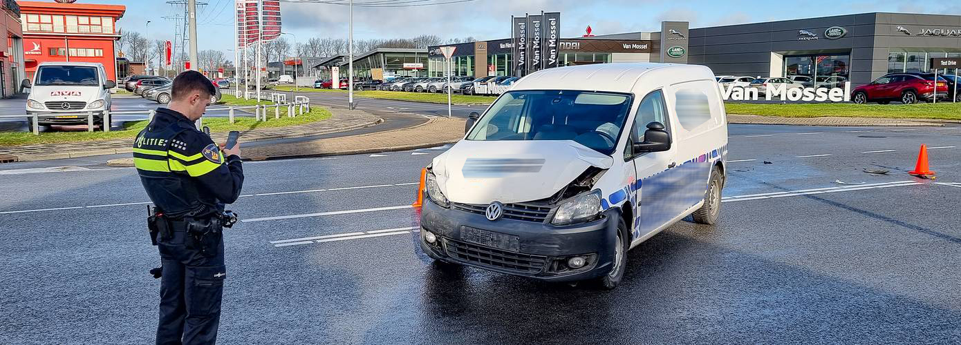 Twee voertuigen raken zwaar beschadigd bij aanrijding Osloweg Groningen