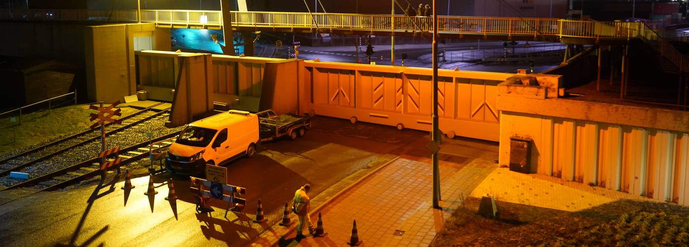 Opnieuw dijkdoorgangen in Delfzijl gesloten vanwege hoog water