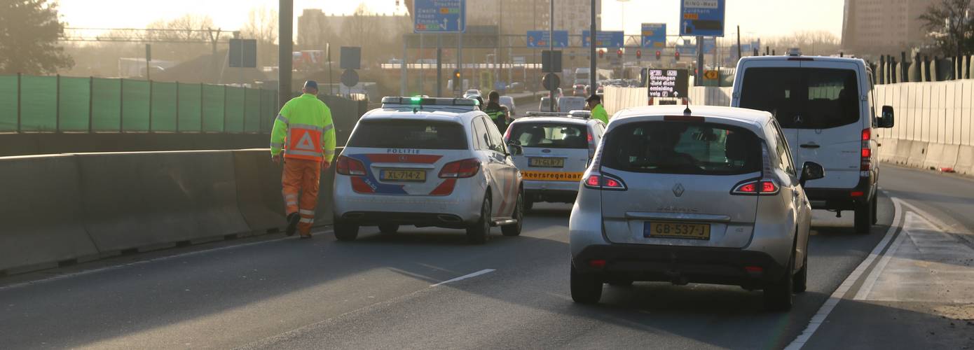 Lange file op de N7 in Groningen door een ongeval