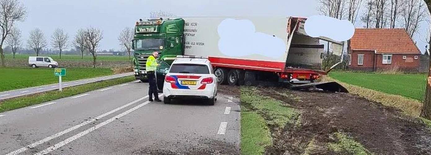 Vrachtwagen geschaard op N355, weg tussen Grijpskerk en Zuidhorn weer open (update)