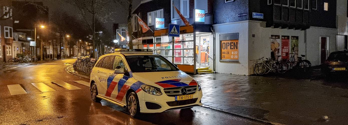 Gewapende overval op Coop supermarkt in Groningen; politie start zoekactie naar gewapende tiener (update)