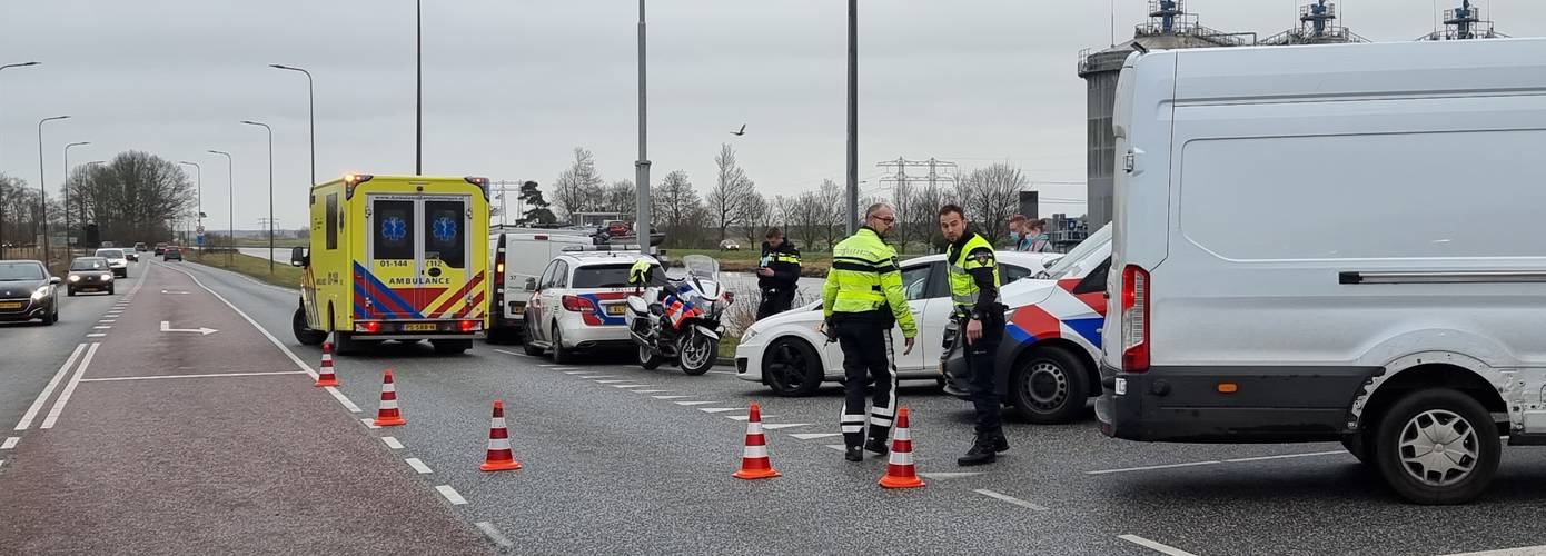 Gewonde bij kop-staartbotsing in Groningen