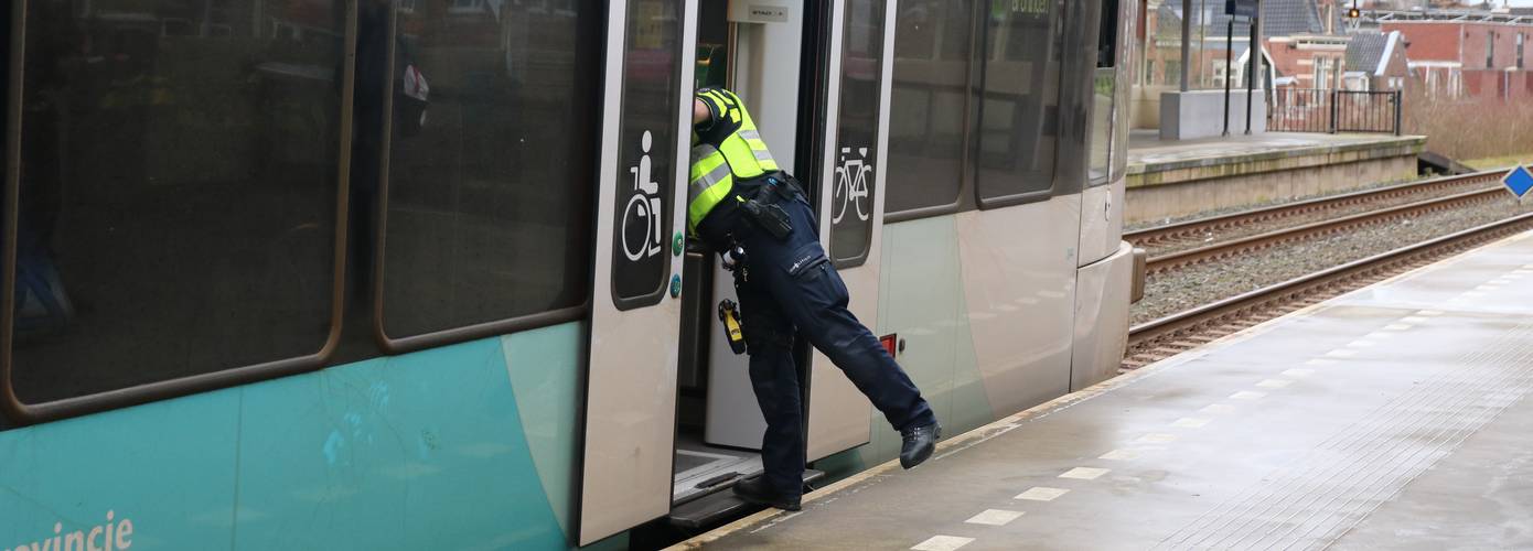 Steekpartij in trein bij station Groningen Noord; verdachte (19) aangehouden