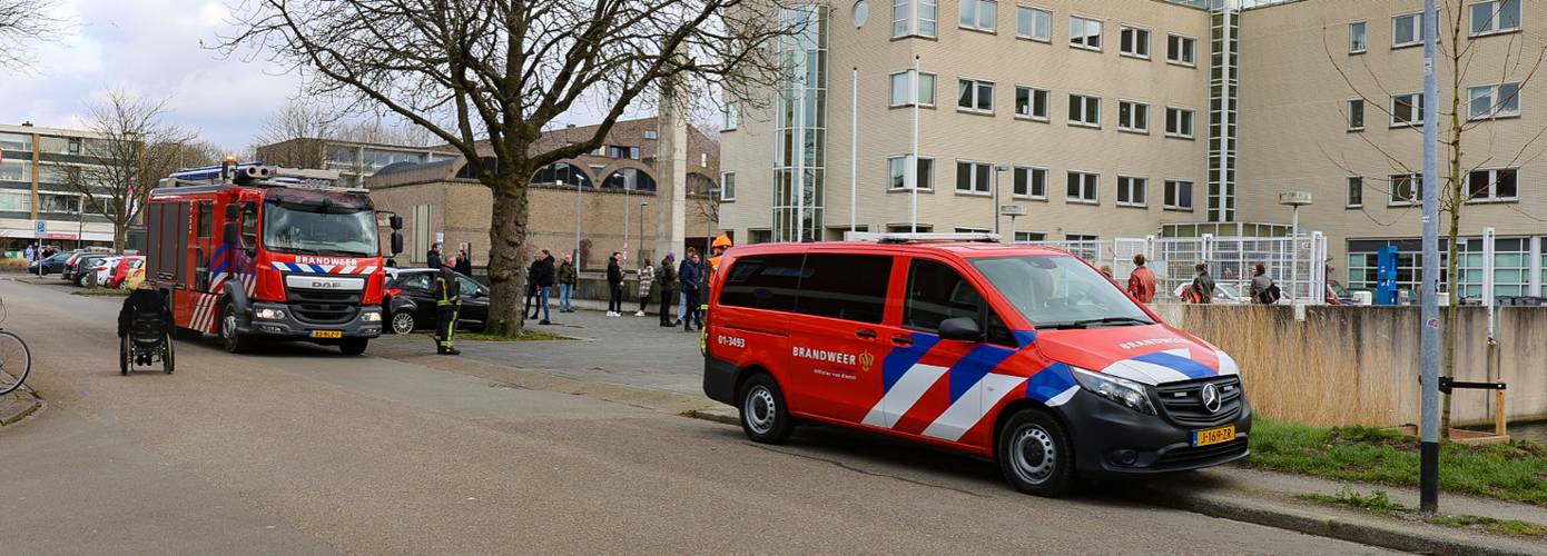 45 mensen geëvacueerd na gaslucht in voormalig KPN-gebouw Groningen