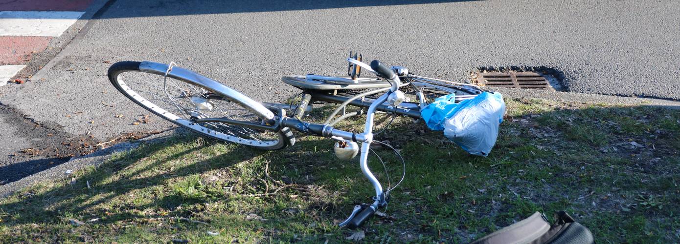 Fietser aangereden door automobilist Diamantlaan Groningen