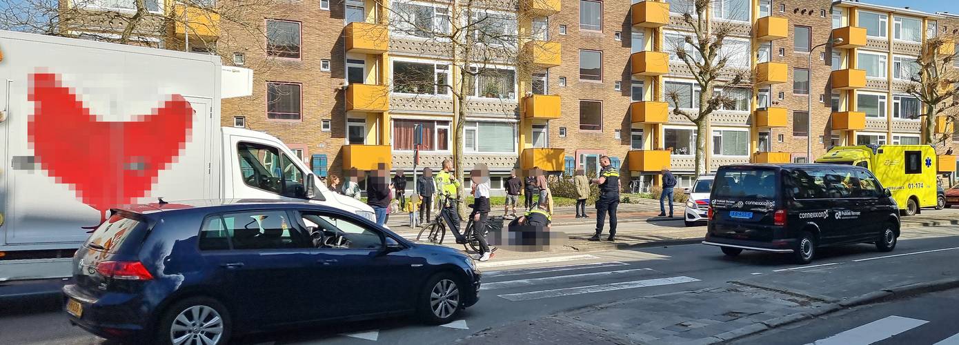 Traumahelikopter ingezet bij zeer ernstig ongeval tussen fietser (68) en vrachtauto