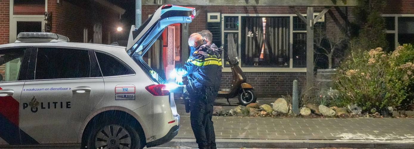 Woningoverval in Winschoten; politie doet onderzoek (Video)