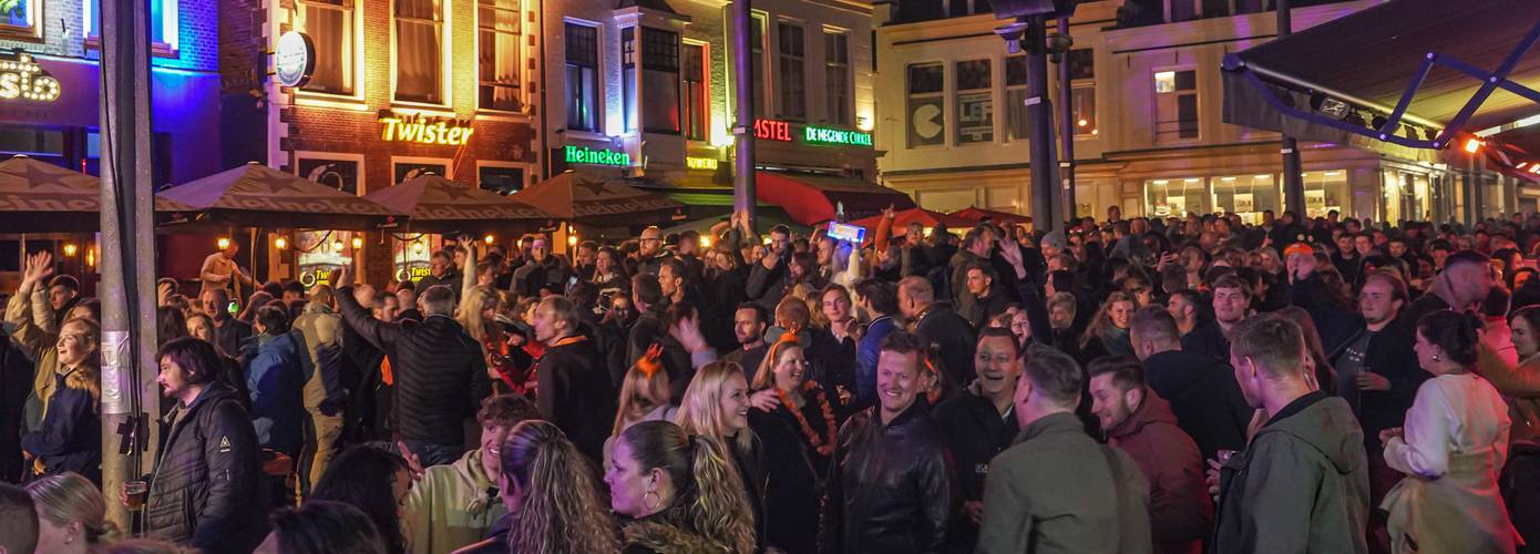 Koningsnacht Groningen in beeld; feesten in volle gang