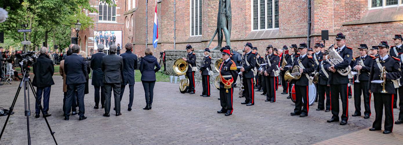 Twee minuten stilte begint drie minuten te laat in Groningen