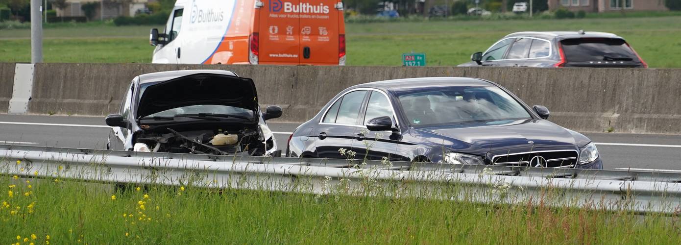 Kop-staartbotsing A28 Haren zorgt voor lange file van 4,5 kilometer (Video)