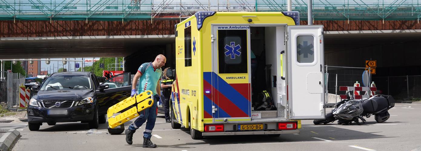 Motorrijder gewond bij aanrijding op Europaweg in Groningen (Video)