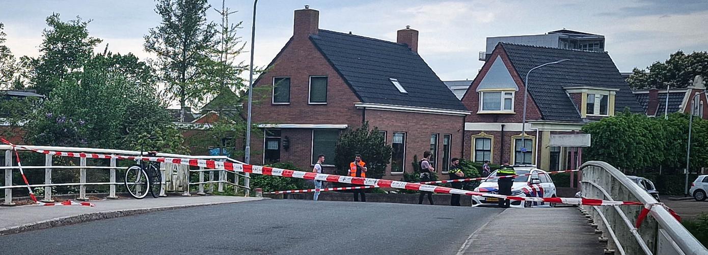 Vrouw zwaargewond bij steekpartij in Farmsum; politie zoekt 18 jarige verdachte (update)