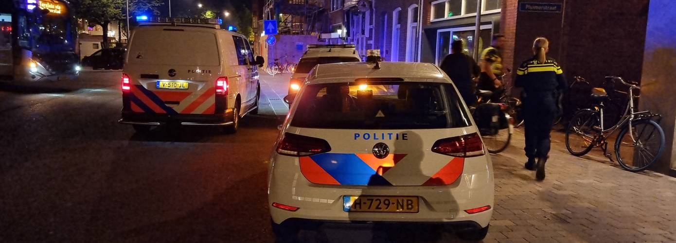 Man (27) ernstig gewond bij steekincident in woning Groningen; verdachten gevlucht (Video)