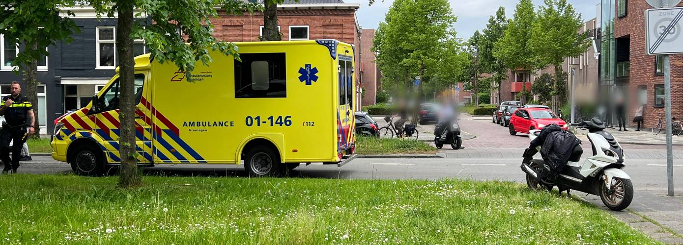 Scooterrijder lichtgewond bij aanrijding in Groningen