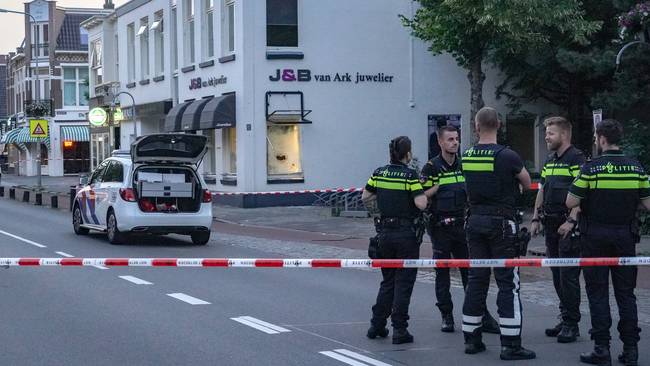 Getuigen gezocht na plofkraak op juwelier in Groningen