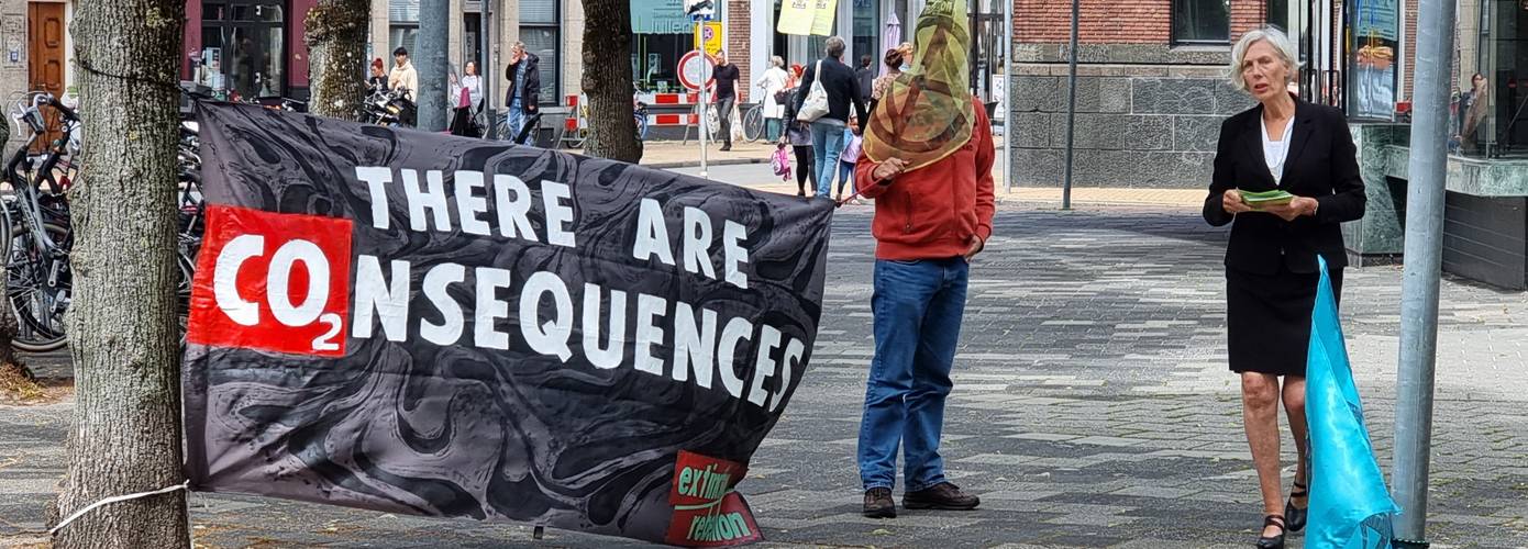 Demonstratie Extinction Rebellion bij ING-kantoor Groningen (Video)