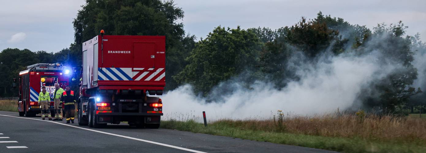 Meerdere branden langs snelwegen en autowegen in Groningen en Drenthe als protest (Video)