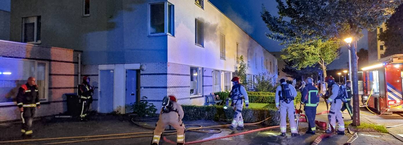 Wasmachine vat vlam in woning; veel rookschade (Video)