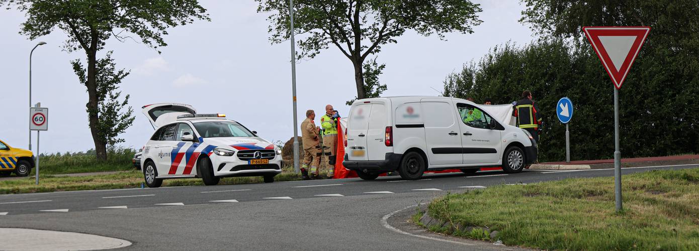 Fietsster (53) overleden bij ernstige aanrijding met automobilist N363 Usquert (Video)