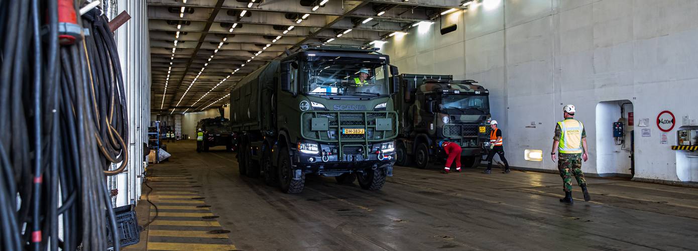 Defensie zet voor het eerst ‘eigen’ Roll-on Roll-off-schip in vanuit Eemshaven