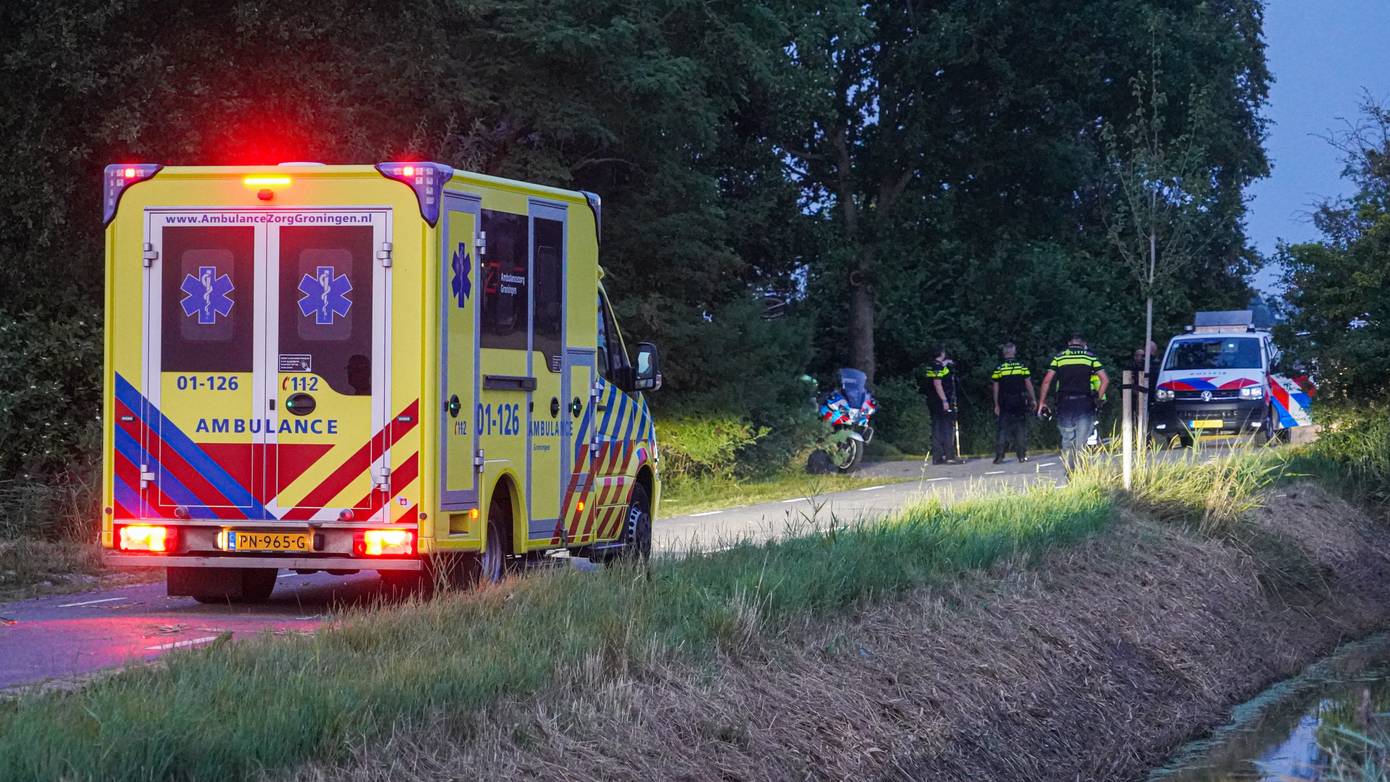 Minderjarige jongen zwaargewond bij aanrijding met automobilist in Westeremden