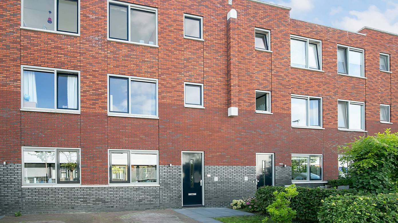 Te koop in Groningen: Instapklare gezinswoning met 4 slaapkamers in populaire jonge buurt 