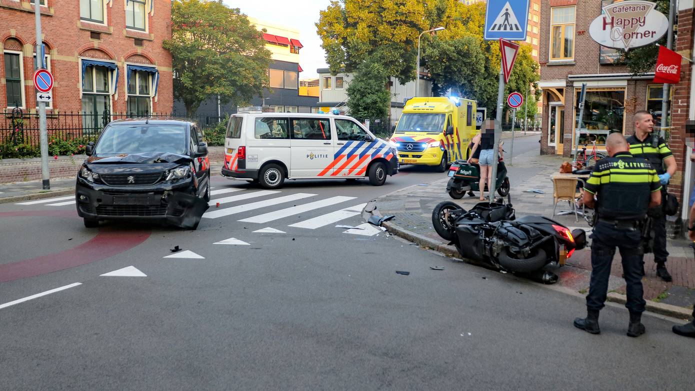 Motorrijder gewond bij ongeval met auto in Groningen 