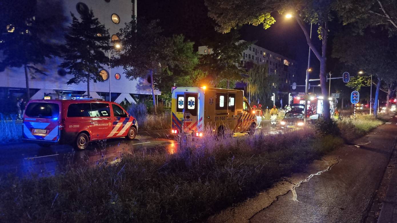 Drie gewonden na forse aanrijding in Groningen (Video)