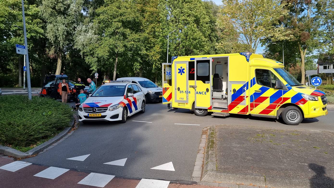 Scooterrijder gewond bij aanrijding met auto in Groningen