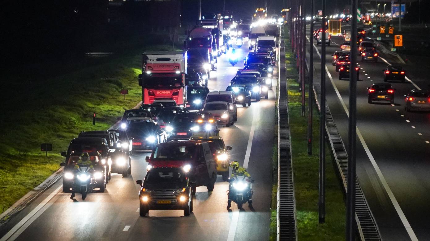 Lange file op N7 bij Groningen vanwege ongeval