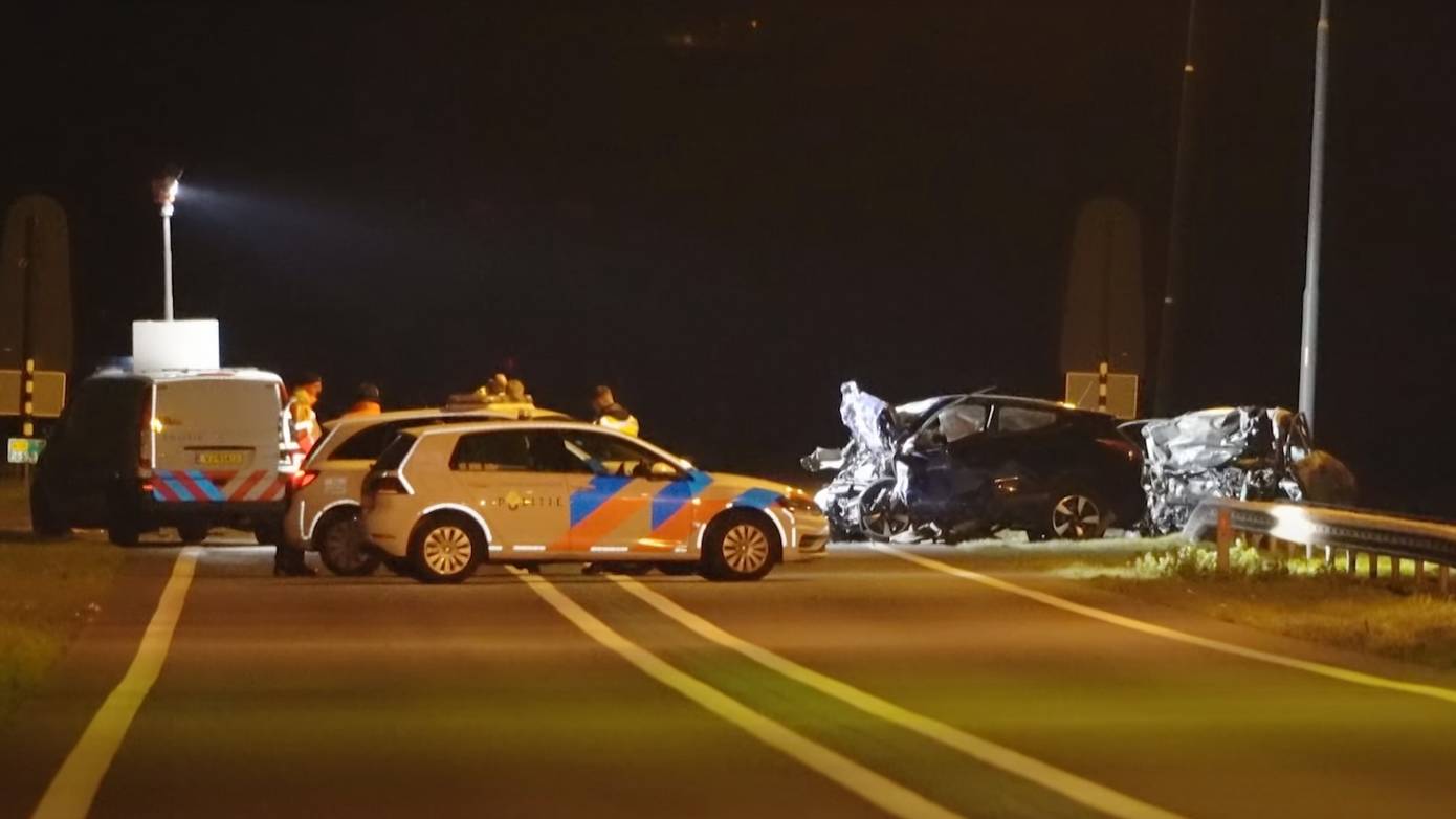 Drie doden bij ongeluk in Kampen na politie-achtervolging; Ruzie in relationele sfeer ging vooraf vlucht