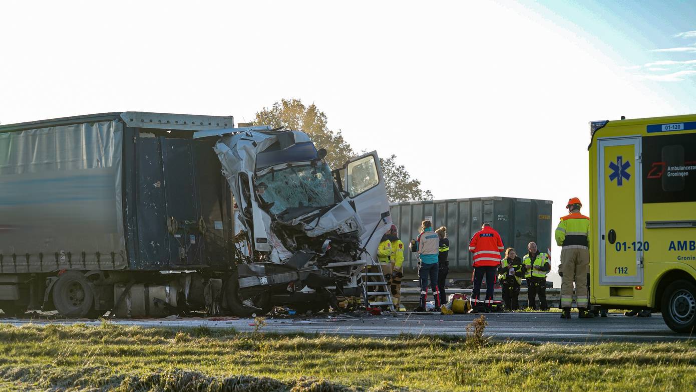 Traumahelikopter ingezet bij ernstig ongeval tussen twee vrachtwagens A7 Scharmer