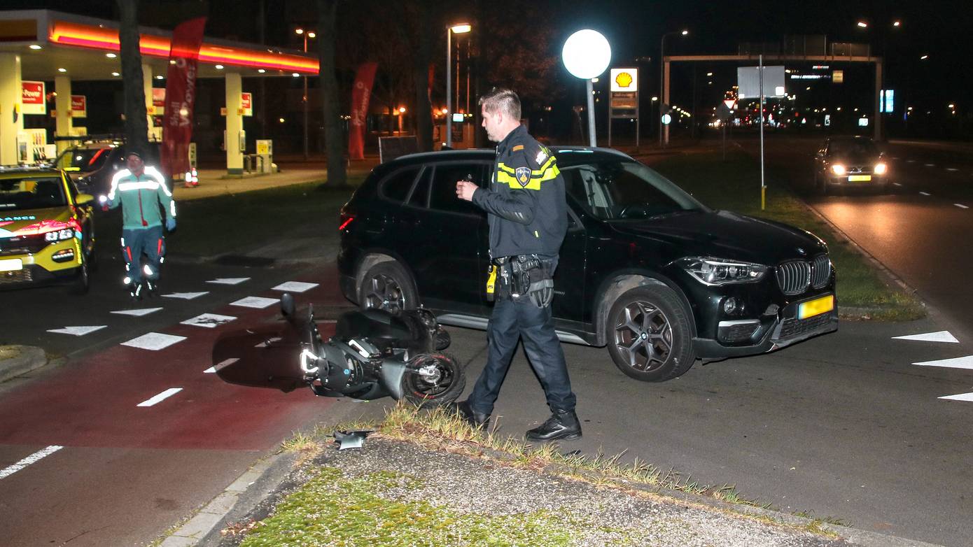 Scooterrijder lichtgewond bij ongeval op Europaweg in Groningen