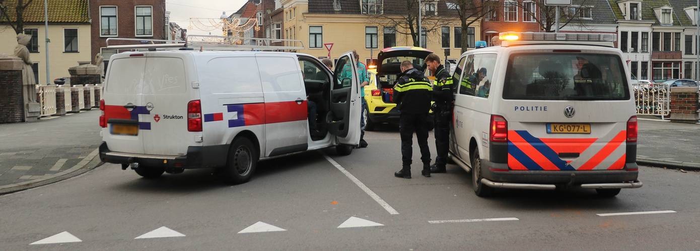 Fietser lichtgewond bij aanrijding in Stad