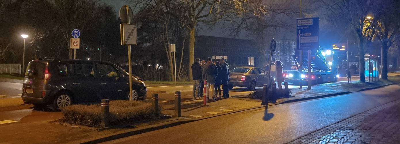 Aanrijding tussen twee auto's stad Groningen