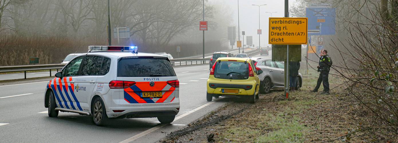 Twee voertuigen botsen op N370 Groningen