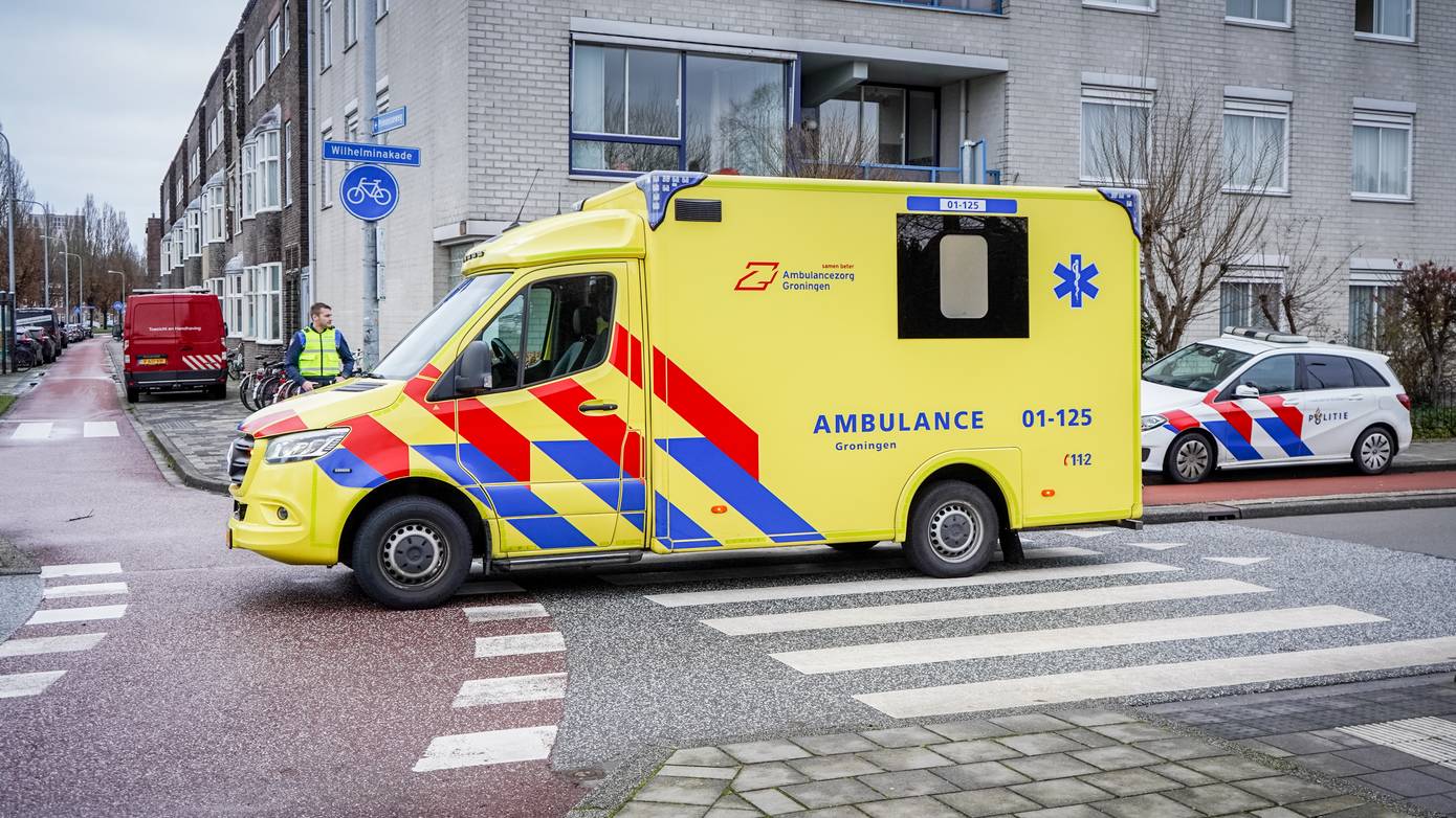 Fietser gewond na aanrijding met auto in Groningen