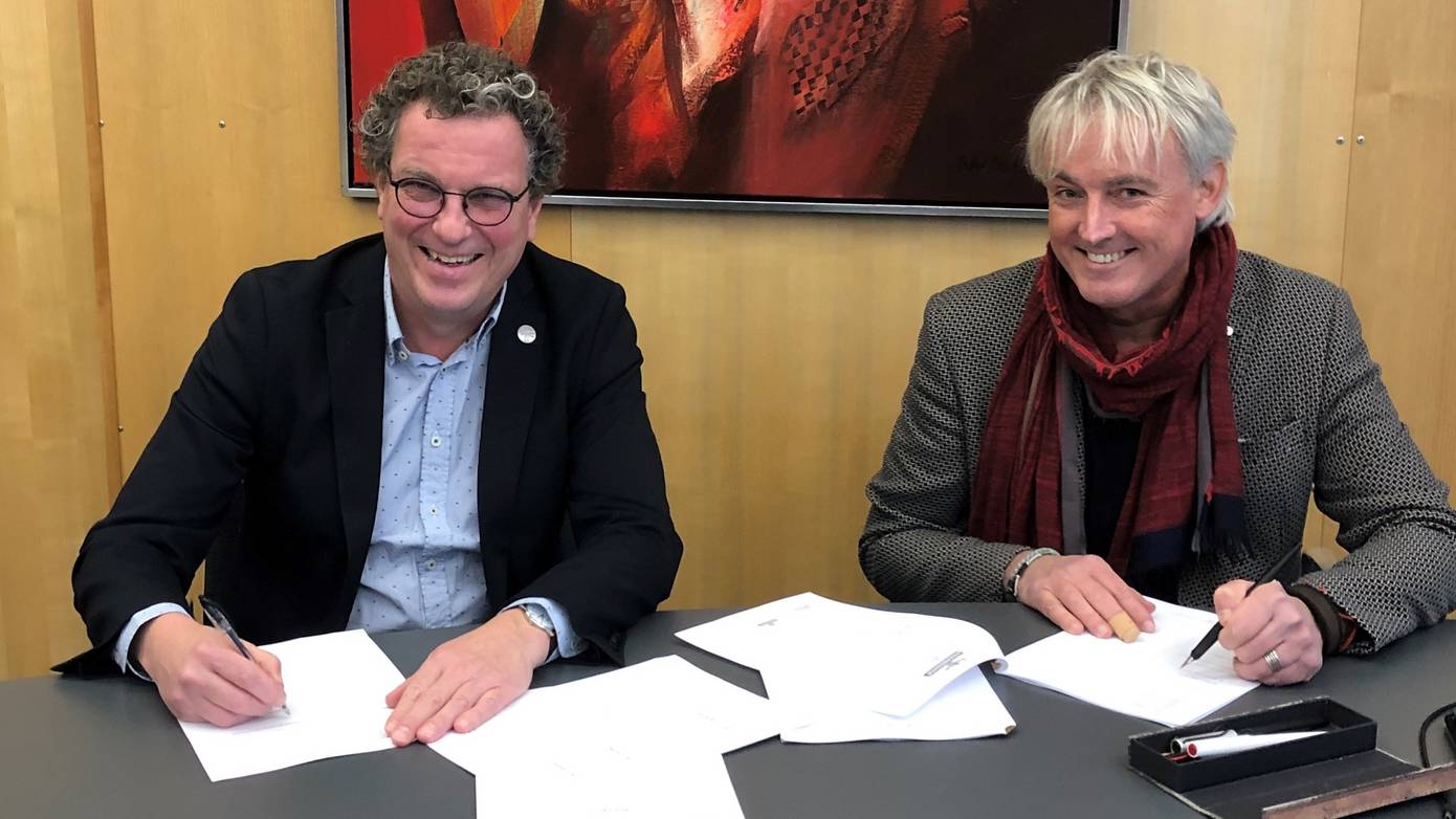 Ondertekening overeenkomst ontwikkeling Knarrenhof in Marum