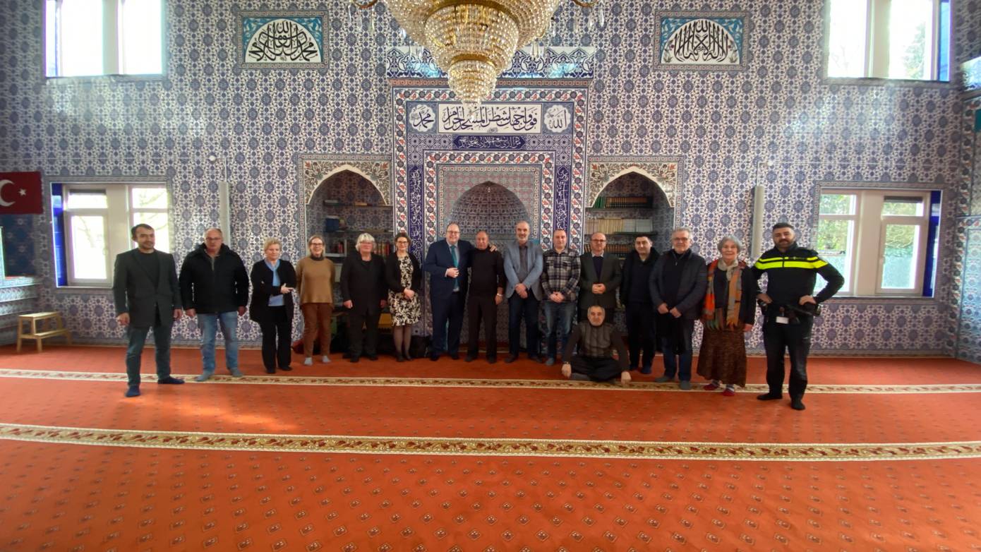 Gemeentebestuur Eemsdelta brengt bezoek aan Turkse en Syrische gemeenschap in Eemsdelta