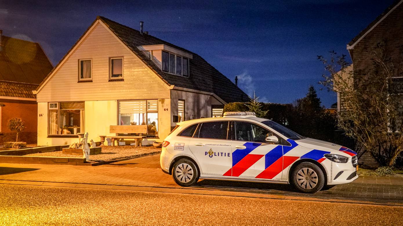 Man (64) schrikt wakker van geluid en ziet inbrekers in zijn slaapkamer staan (video)