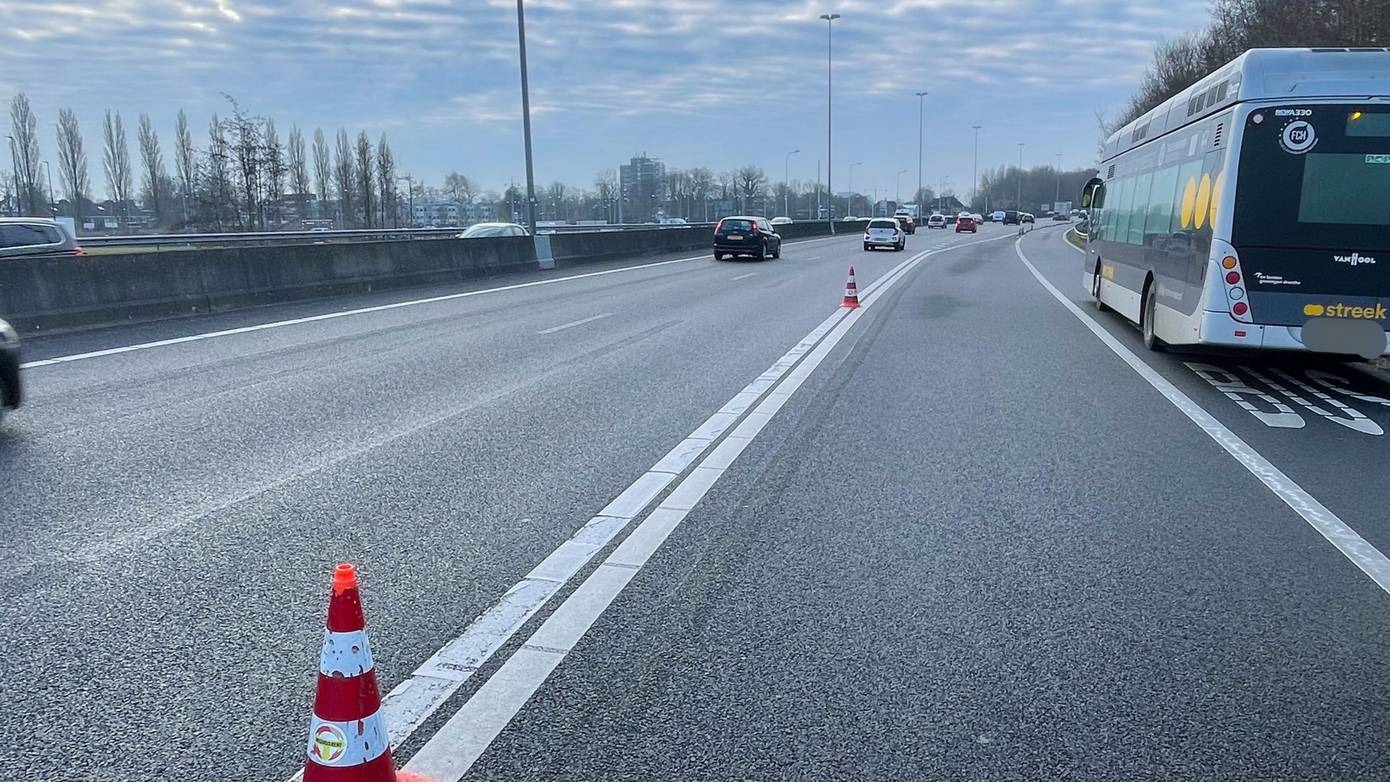 Lange file op A28 door gestrande elektrische bus