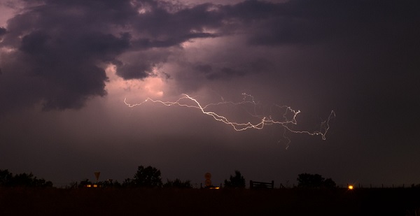 KNMI waarschuwt voor onweersbuien met hagel en windstoten