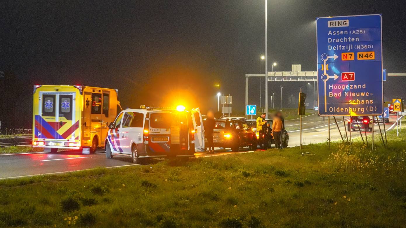 Vier auto’s botsen in Groningen, botsing zorgt voor lange file