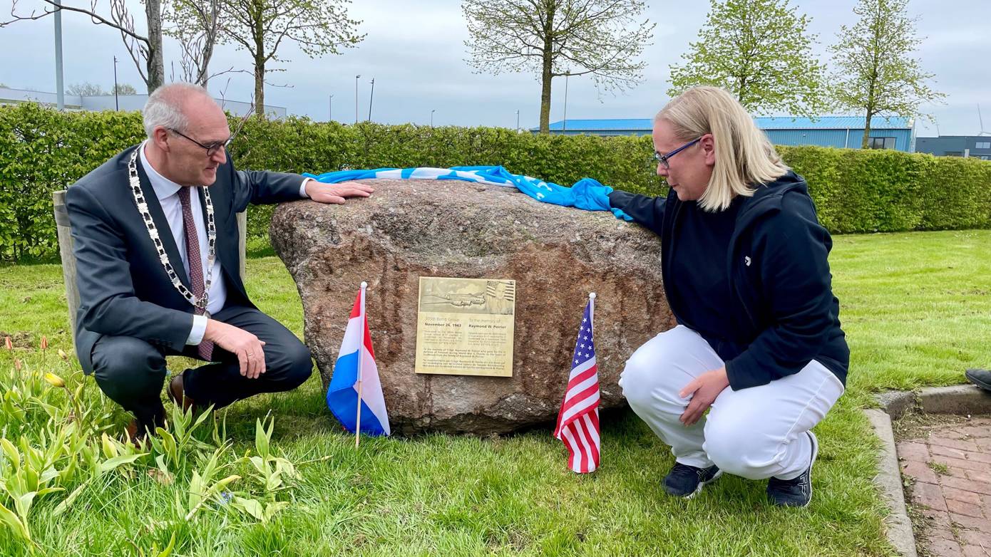 Onthulling plaquette ter nagedachtenis omgekomen Amerikaanse militair